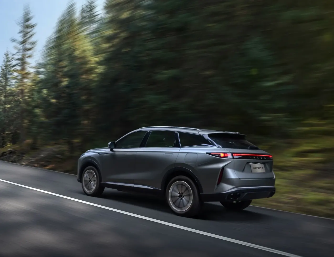 OMODA 9 SUV premium plug-in hybrid flagship vedere lateral-frontală